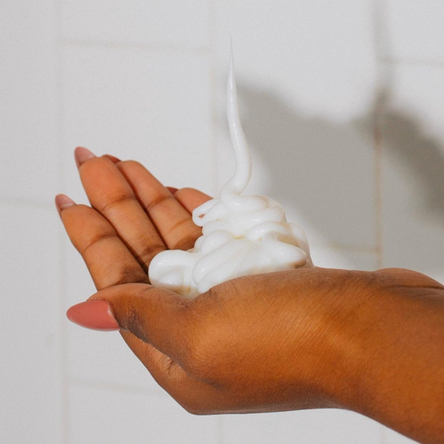 How to Moisturize Curly Hair