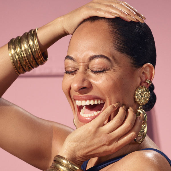 Style In Seconds: Tracee's Sleek Slicked Back Bun