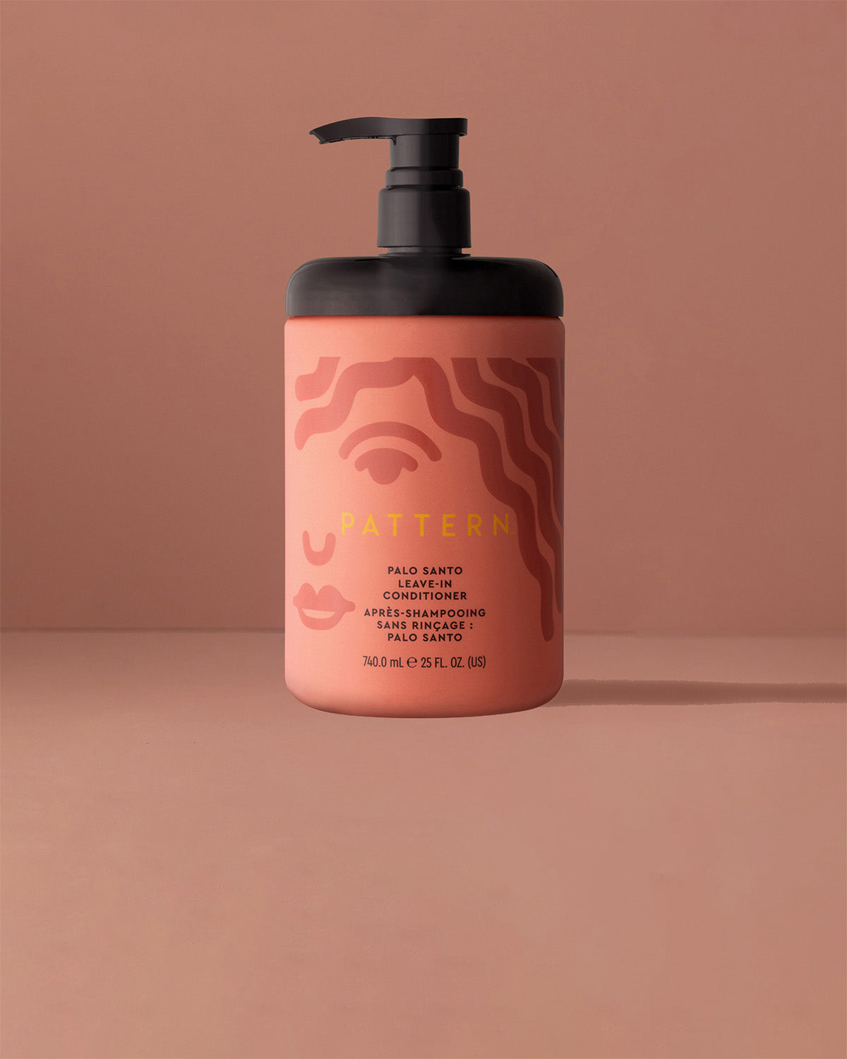 PATTERN
PALO SANTO
LEAVE-IN
CONDITIONER
APRÈS-SHAMPOOING
SANS RINÇAGE :
PALO SANTO
740.0 mL e 25 FL. OZ. (US)