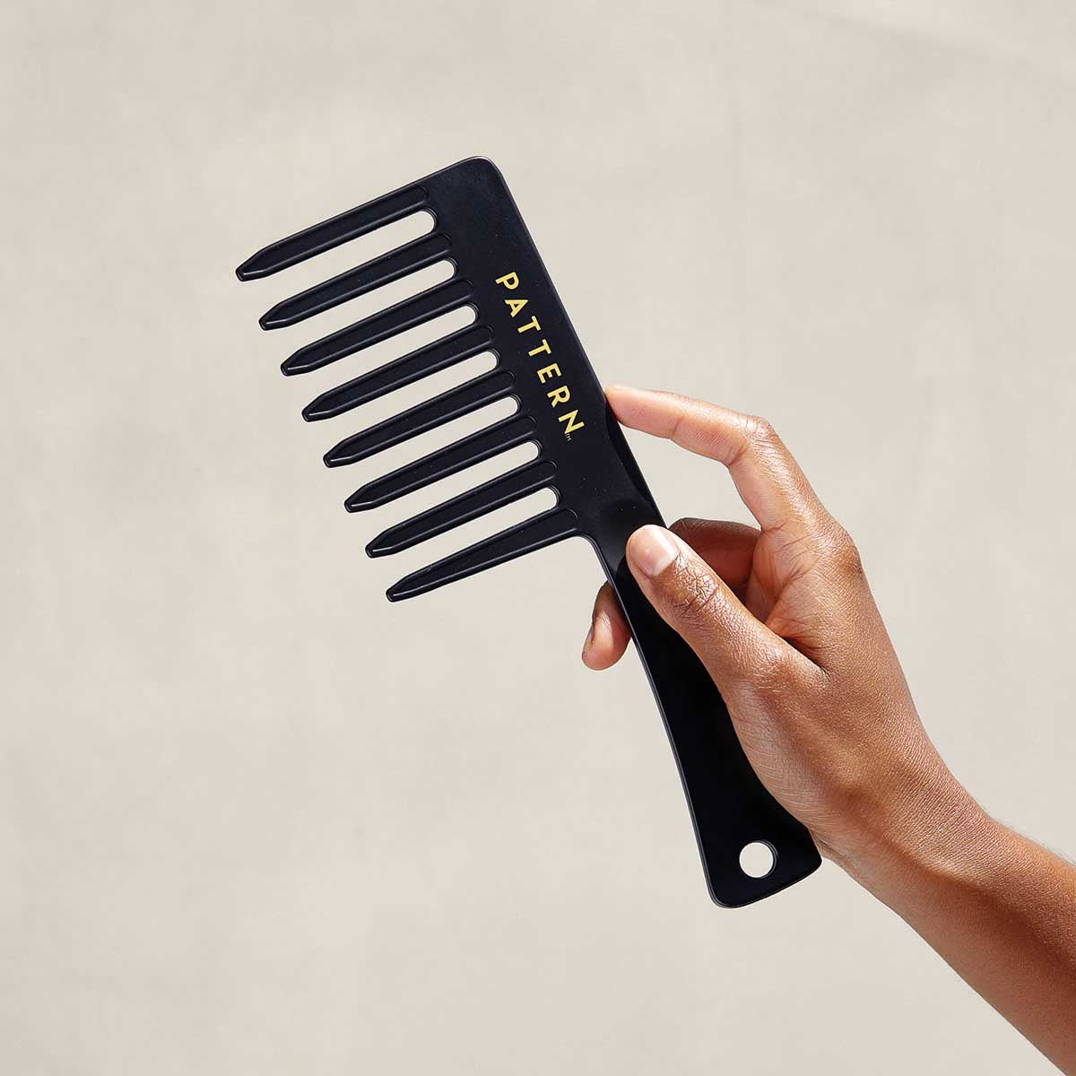 Wide tooth hot clearance comb